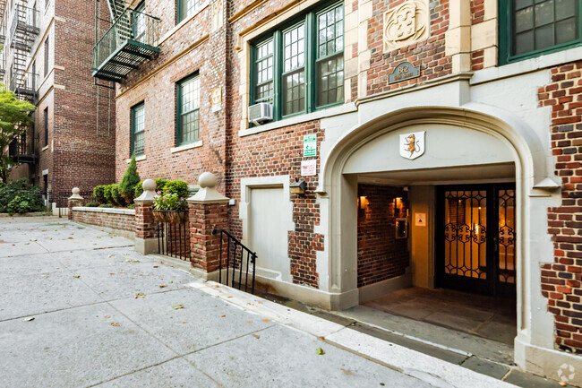 862 Union St, Brooklyn, NY 11215 - Apartments In Brooklyn, NY ...