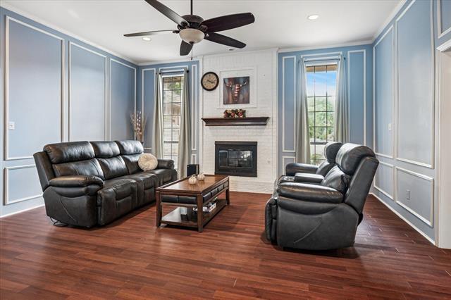 Foto del edificio - 2208 Timberglen Dr