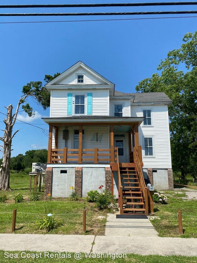 Primary Photo - 4 br, 1.5 bath House - 554 W Main St.