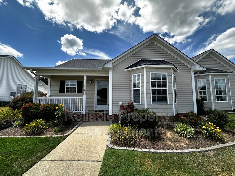 Primary Photo - 512 Pinecroft Drive