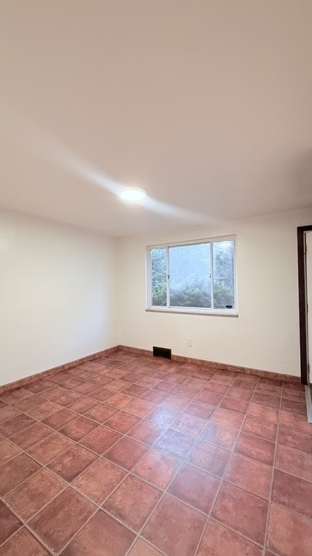 Building Photo - 136 Orchard Dr