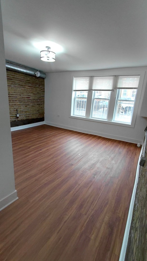 Building Photo - 1255 N Harding Ave