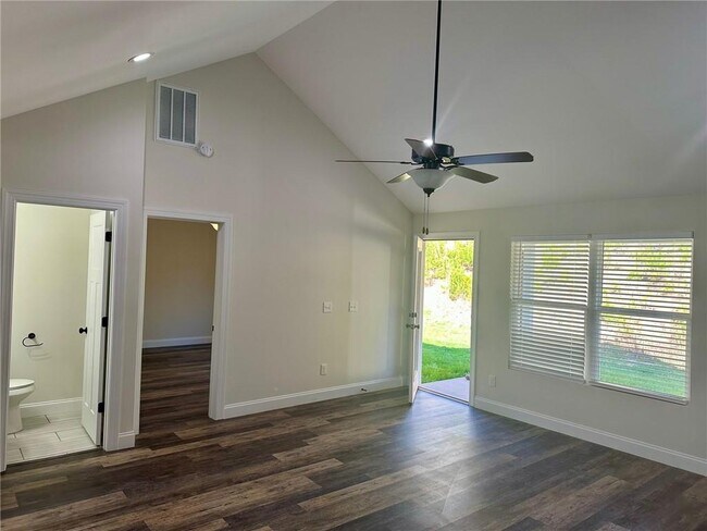 Building Photo - 404 Brookstone Dr