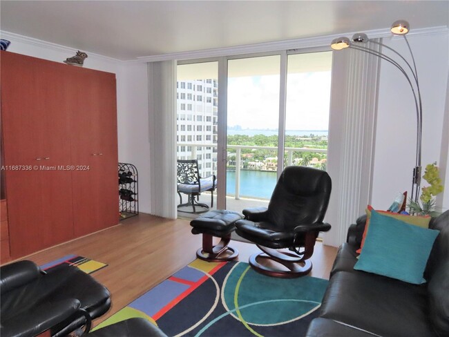 Foto del edificio - 5701 Collins Ave