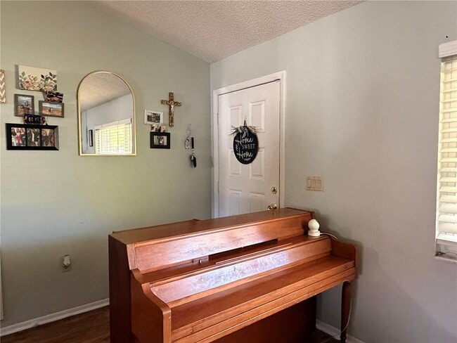 Foto del edificio - 7308 Fairwood Ave