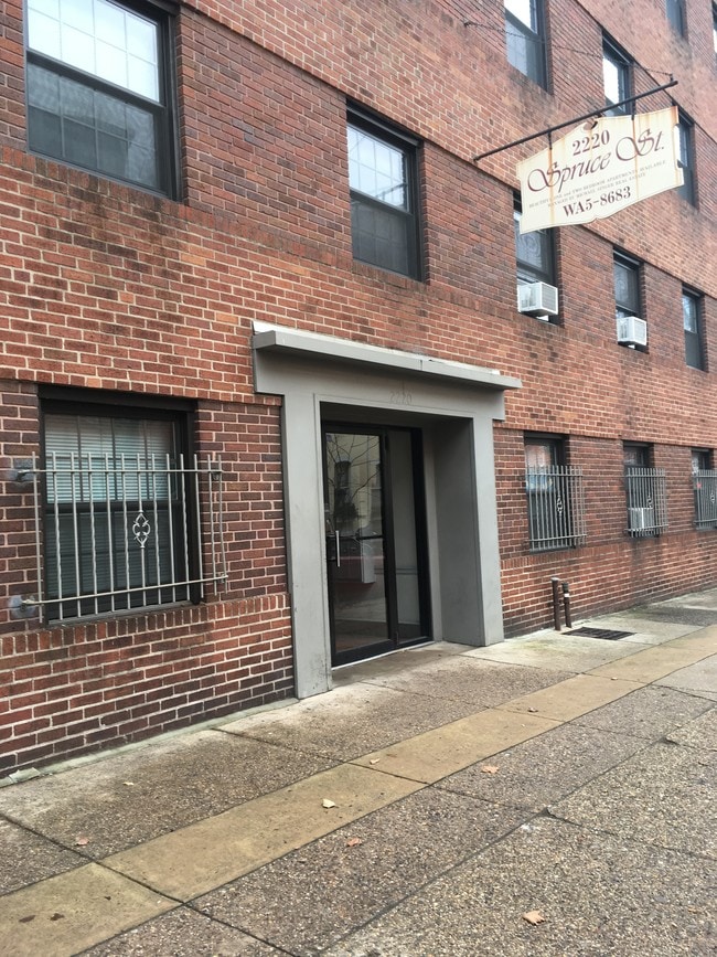 Building Photo - 2220 Spruce St