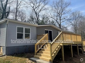 Building Photo - 70 Woodscape Dr