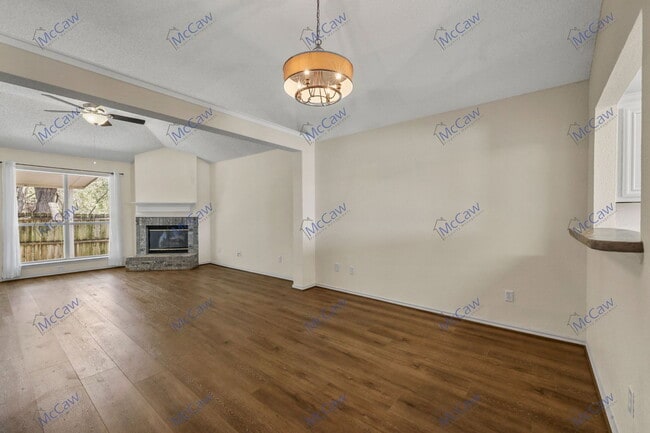 Foto del edificio - 5719 Colebrook Trail