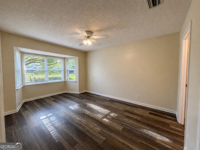 Building Photo - 212 Muskogee Ct