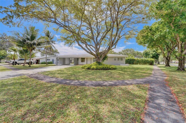 Foto del edificio - 5380 SW 3rd St