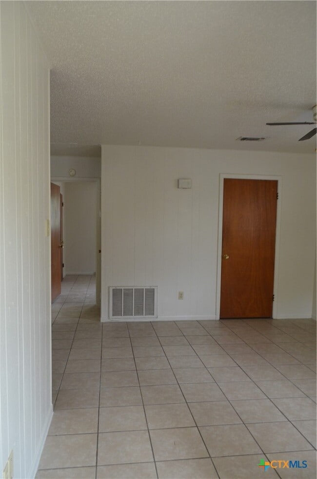 Foto del edificio - 303 E Avenue B