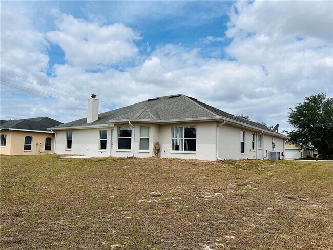 Foto del edificio - 4868 SW 101st Ln