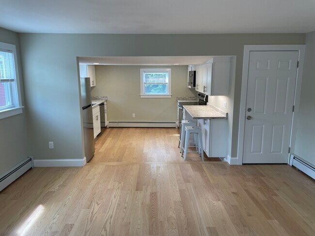 Building Photo - 208 Mammoth Rd
