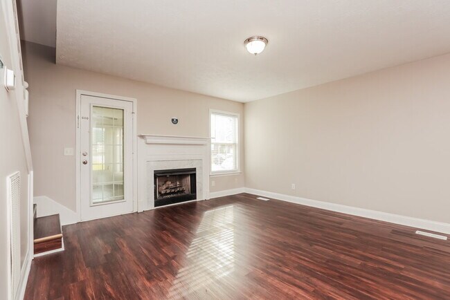Foto del edificio - 693 Almondwood Pl