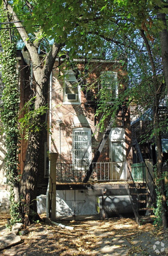 Building Photo - 1 W 27th St