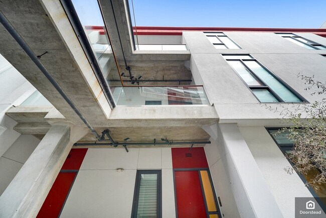 Building Photo - 1 S Park St