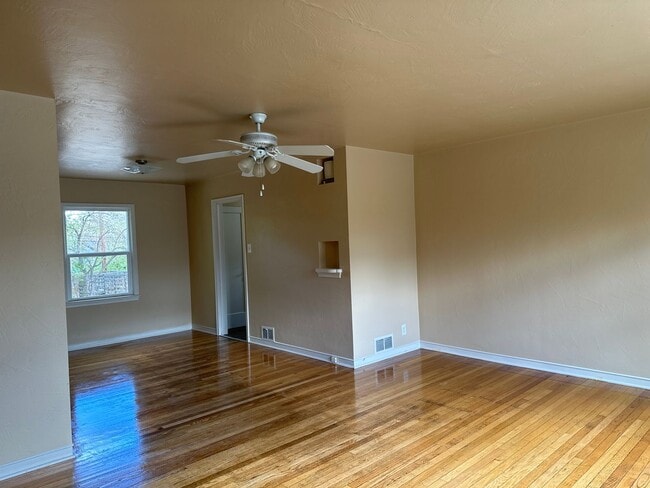 Foto del edificio - 12 Sunnycrest Dr