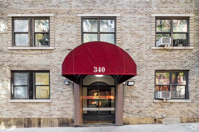 Entrada - 340 E 63rd St