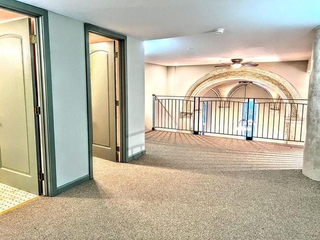 Building Photo - Experience Elegance in History: Luxurious ...