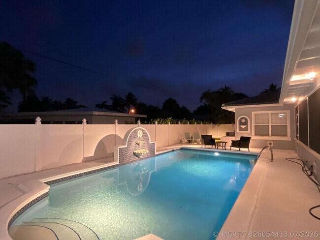 Building Photo - 1061 Bimini Ln