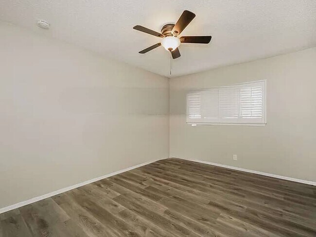 Building Photo - 3315 Cadbury Dr