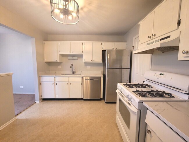 Building Photo - 1460 7 Pines Rd