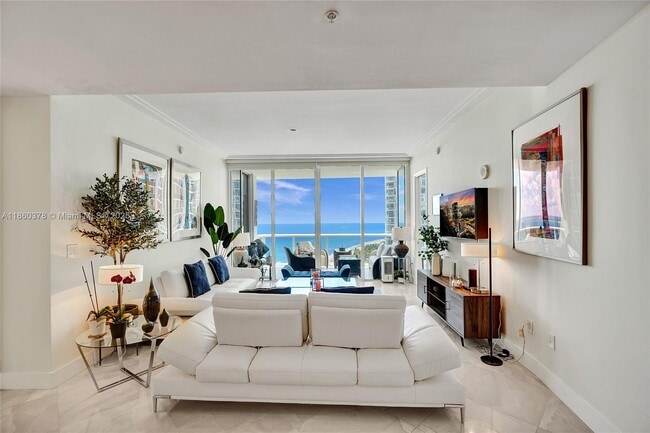 Foto del edificio - 18101 Collins Ave