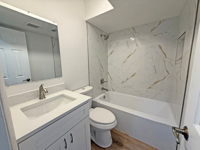 Foto del edificio - 9005 Pebble Creek Dr