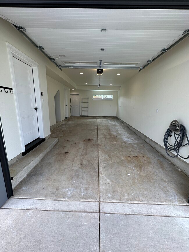 Garage - 712 E 22nd Ave