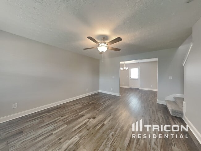 Building Photo - 1020 Berra Dr