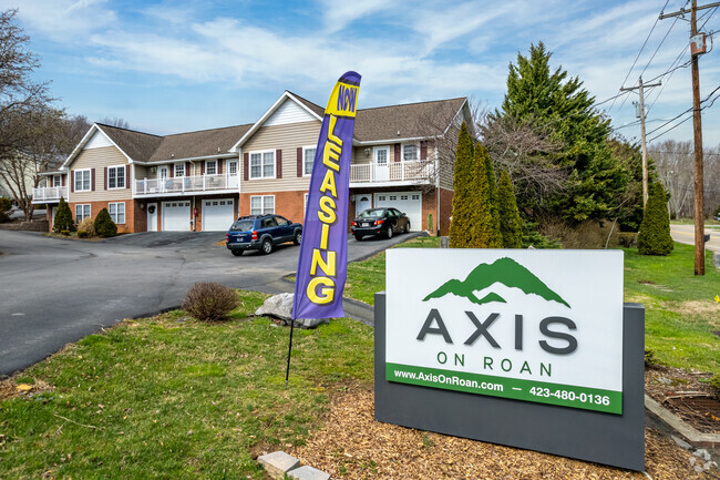 Property Entrance - Axis on Roan