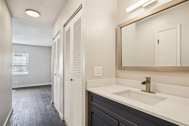 Foto del edificio - 3240 NW 84th Ave