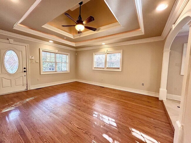 Building Photo - Gorgeous 2 Bedroom, 2 Bath home in West Ra...