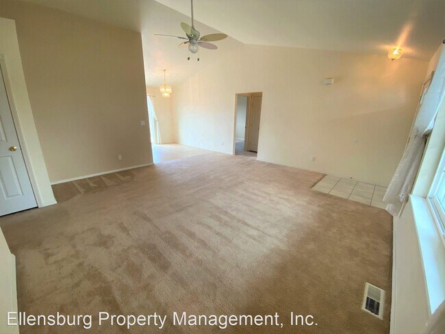 Building Photo - 3 br, 2 bath House - 2217 N Abbey Glen Ct.