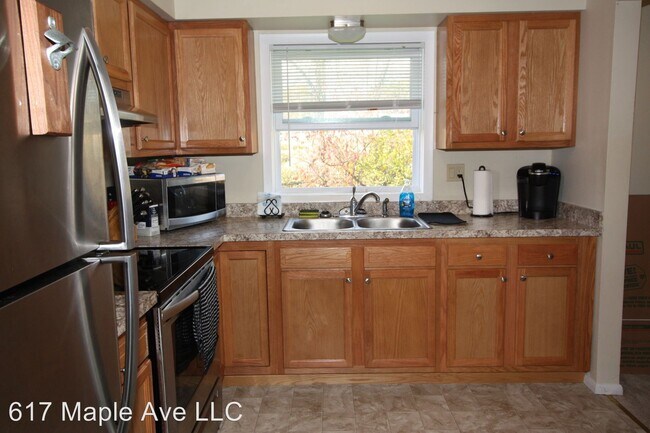 Building Photo - 3 br, 1.5 bath House - 360 Vly Rd.