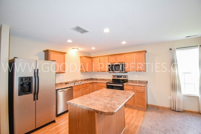 Foto del edificio - 2 Bedroom, 2 Bath Townhome in Pleasant Hil...