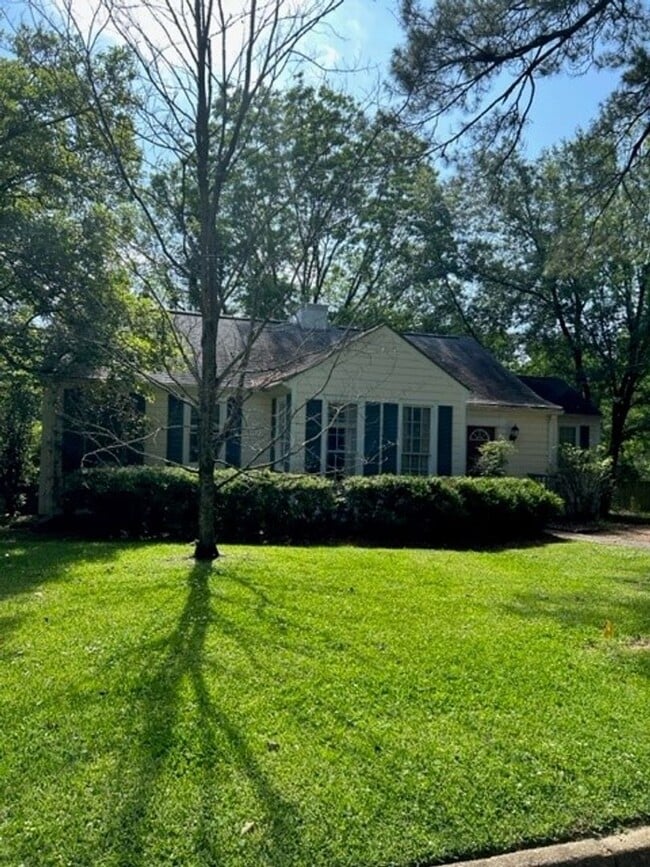 Photo - Beautiful Spacious Updated Home In Belhave...