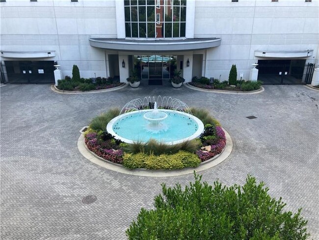 Building Photo - 2840 Peachtree Rd