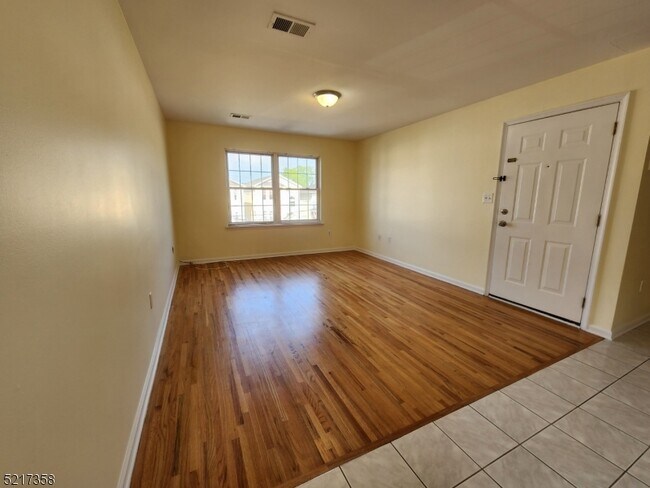 Foto del edificio - 328 Magnolia Ave