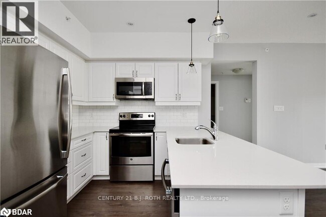 Building Photo - 300 Essa Rd