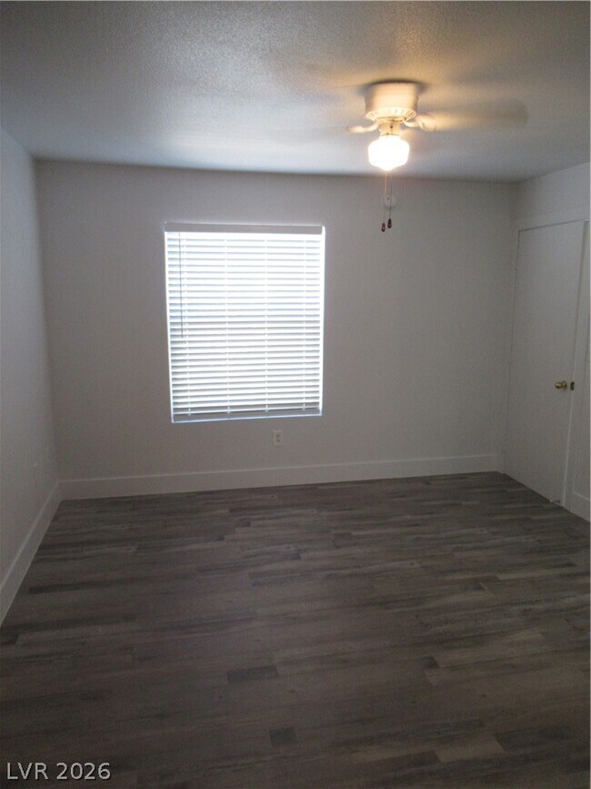 Foto del edificio - 555 E Silverado Ranch Blvd