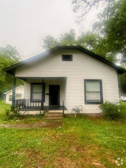 Building Photo - 809 N Franklin St