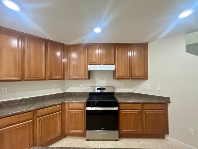 Foto del edificio - 4 bedroom house in Huntington Village