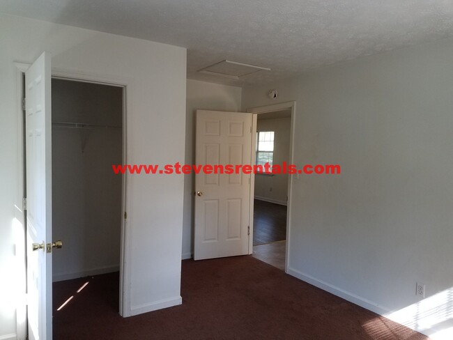Building Photo - A Great Home for Your Family