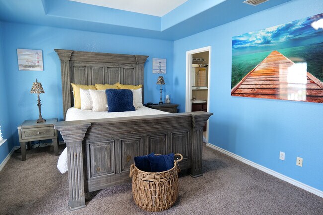 Foto del edificio - 15433 Cruiser St