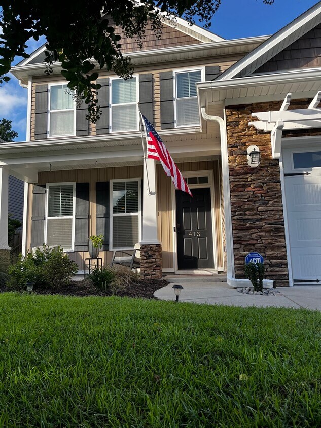 Photo - 413 Chablis Way