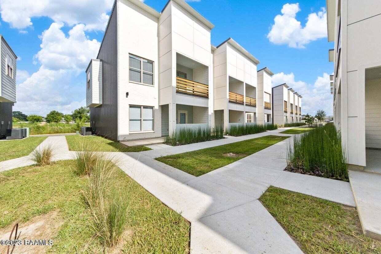 110 Canvasback Dr, Youngsville, LA 70592 Townhome Rentals in
