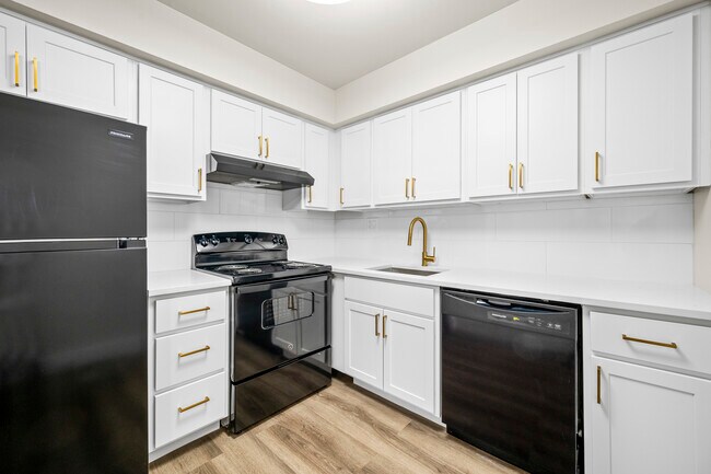 V&G White Shaker Kitchen - The Grand