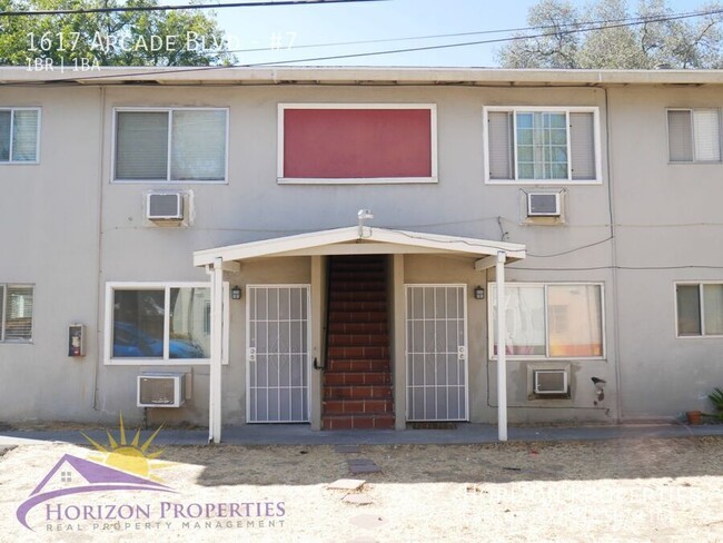 Foto del edificio - Cozy 1 Bed 1 Bath 700sqft Fourplex in Nort...