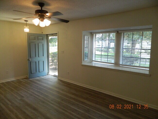 Building Photo - 2942 Cathedral Ln
